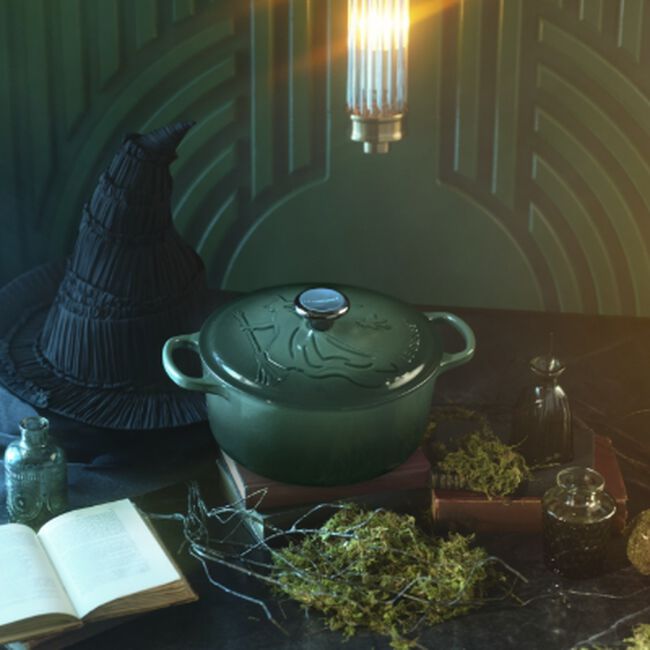 Le Creuset Wicked Elphaba Embossed Signature Round Casserole 24cm image number 8